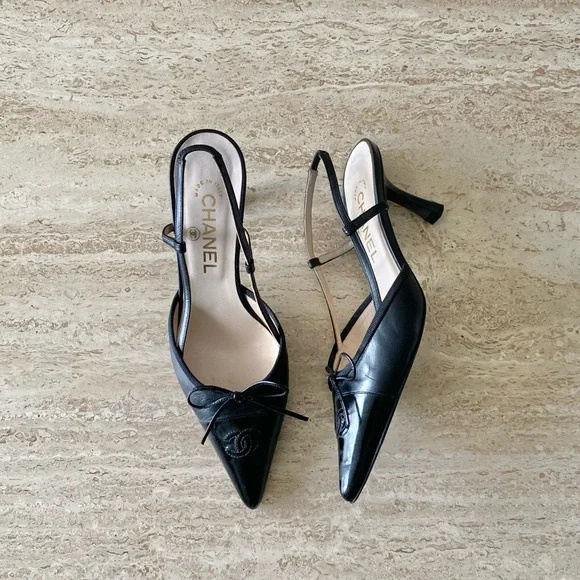 Vintage Chanel CC Bow Cap Toe Slingback Heels - Picture 2 of 11